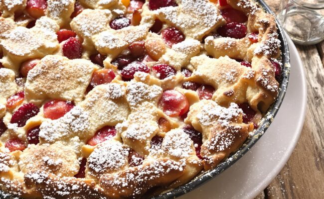 Easy Batter Fruit Cobbler: Delightfully Simple Dessert!