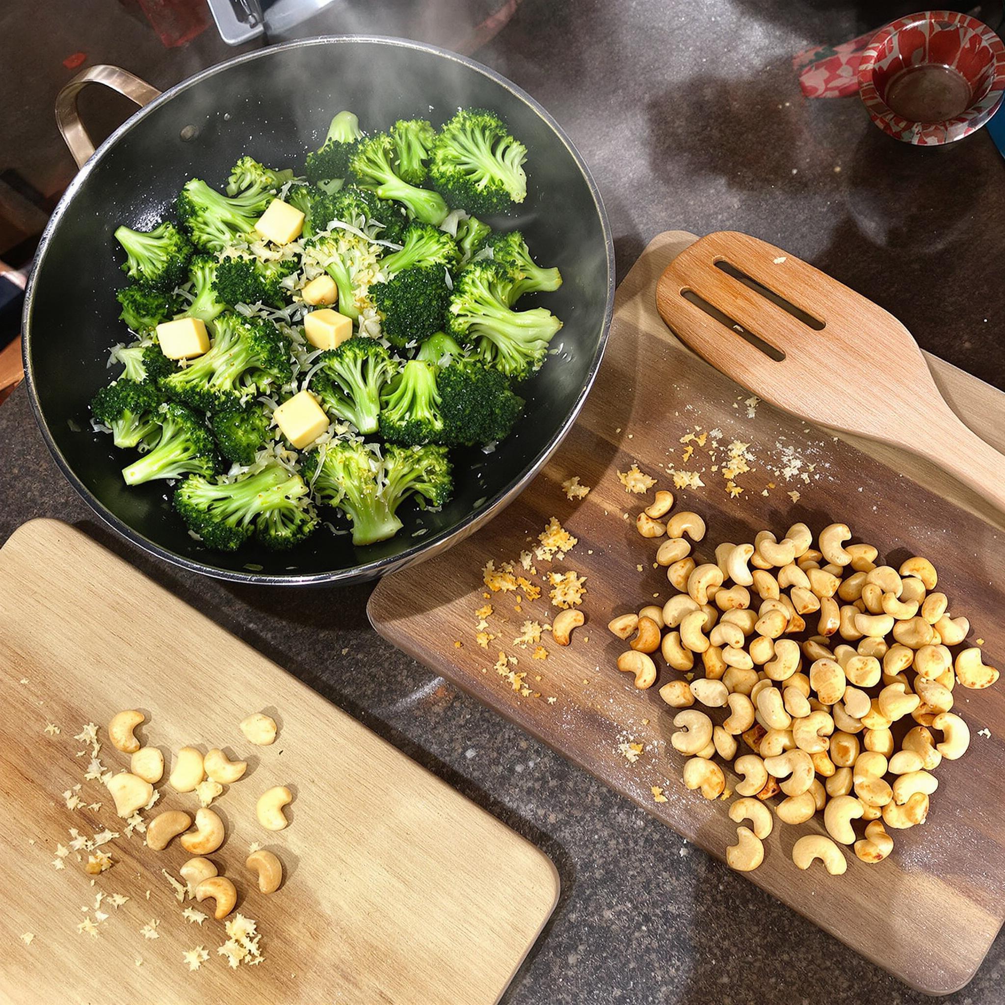 Broccoli with Garlic Butter and Cashews