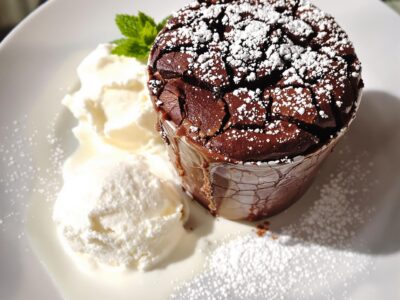 Microwave Chocolate Mug Cake: Indulge in 5-Minutes of Bliss!