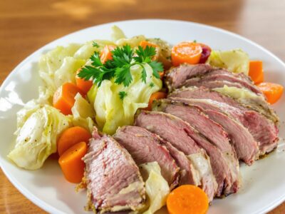 Slow-Cooker Corned Beef and Cabbage: A Hearty Delight!