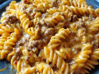 Creamy Garlic Beef Rotini: A Hearty One-Pan Wonder