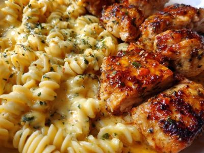 Creamy Cajun Garlic Chicken Rotini: A Flavorful Pasta Delight
