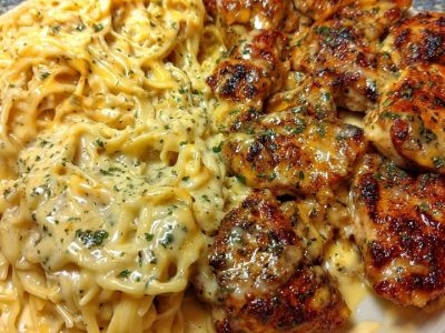 Creamy Four-Cheese Chicken Spaghetti: A Hearty, Gourmet Delight