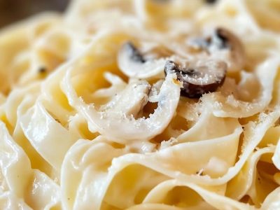 Creamy Mushroom Carbonara Tagliatelle: A Cozy Pasta Delight